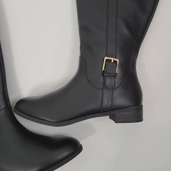 NIB Karen Scott Deliee2 Wide-Calf Riding Boots Black/ Cognac Size 9W - Picture 5 of 8